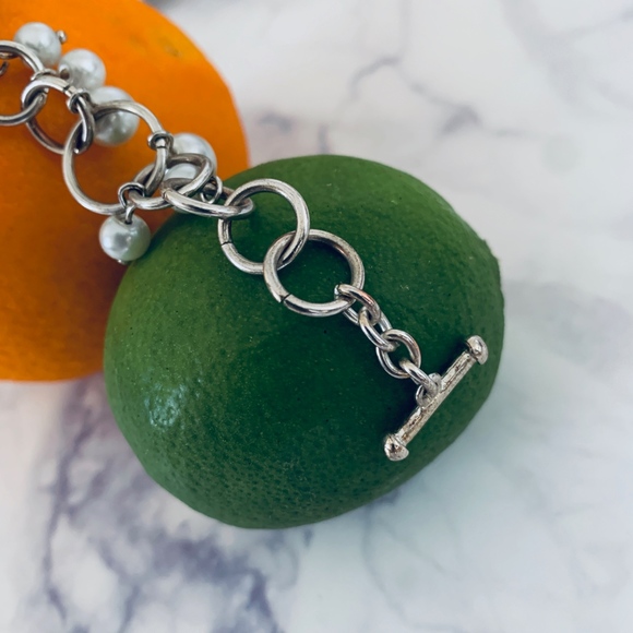 Premier Designs Cluster Pearl Silver Bracelet - Picture 2 of 4